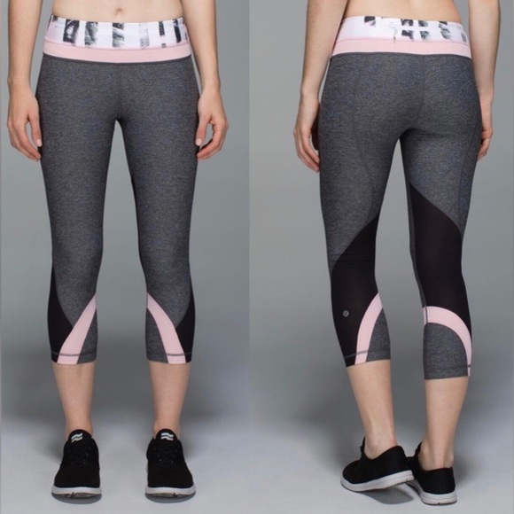 Lululemon Run: Inspire Crop II (Mesh) Size 6 - Picture 1 of 12